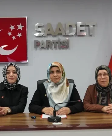 bursa-da-saadet-partili-kadinlardan-okul-saldirilarina-tepki-1776341209-72_large