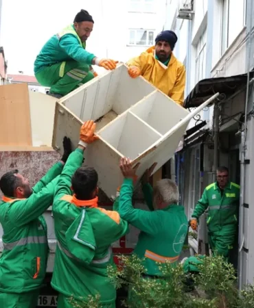 bursa-osmangazi-de-cop-eve-aninda-mudahale-1777275028-862_large