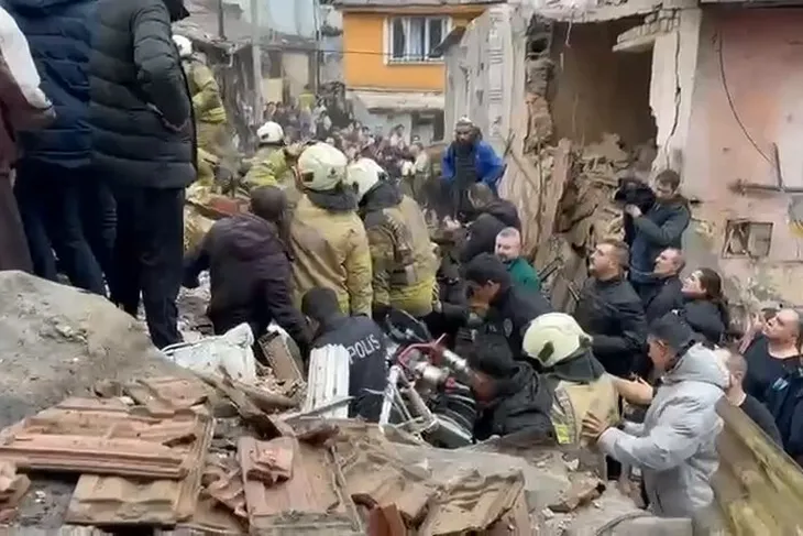 ibb-fatih-teki-bina-cokmesinin-nedeni-inceleniyor-1774177227-409_large